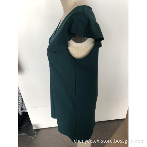 Gaun ramping V-neck dengan lipatan